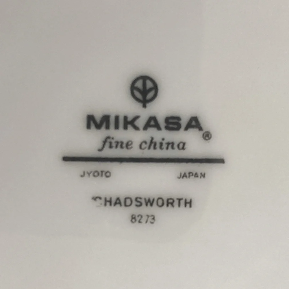 Mikasa Chadsworth White Bone China Seven Piece Place Setting